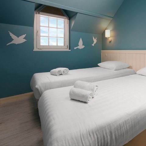 BUNGALOW 8 people - Lakeside cottage sleeps 8