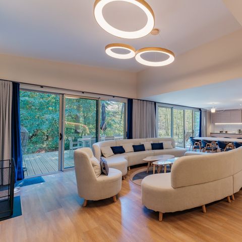 HOUSE 10 people -  10 people