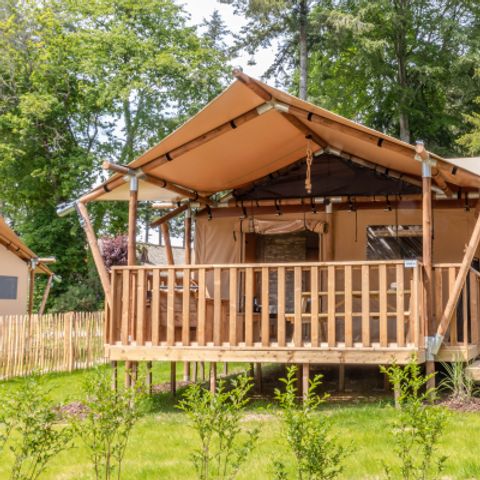 CANVAS AND WOOD TENT 6 people - Safari Prestige Plus 6pers 3ch 1SDB 49m² 49m