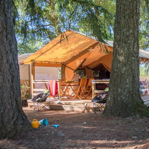 Tent 5 persons - Eco Lodge 2 bedrooms - no sanitary facilities