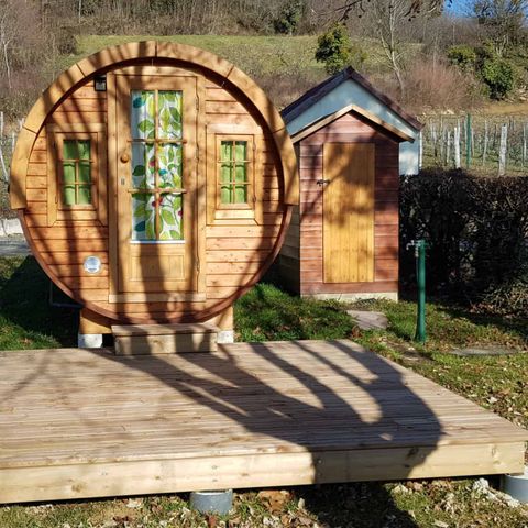 UNUSUAL ACCOMMODATION 2 people - Tonneau accommodation - No sanitary facilities - Dry toilet