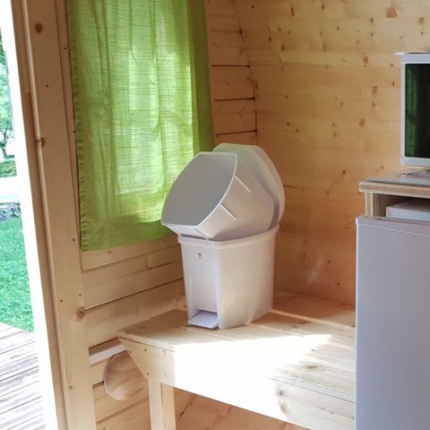 UNUSUAL ACCOMMODATION 2 people - Tonneau accommodation - No sanitary facilities - Dry toilet