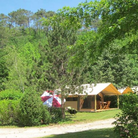 Canvas and wooden tent 5 persons - Lodge VICTORIA 30m² - Luxury finish (Saturday to Saturday)
