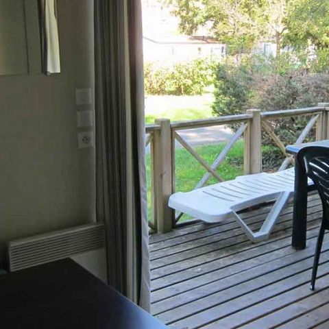MOBILE HOME 4 people - 2 bedrooms, sleeps 4, integrated terrace, no air conditioning