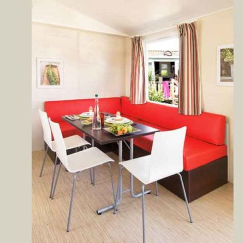 MOBILE HOME 6 people - 3 bedrooms, sleeps 6, integrated terrace, no air conditioning
