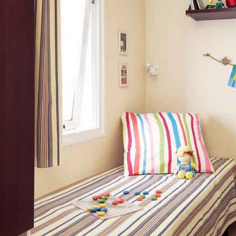MOBILE HOME 6 people - 3 bedrooms, sleeps 6, integrated terrace, no air conditioning