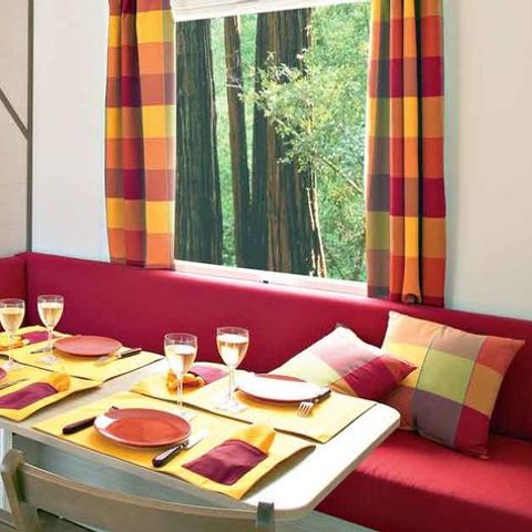 MOBILE HOME 6 people - 3 bedrooms, sleeps 6, integrated terrace, no air conditioning