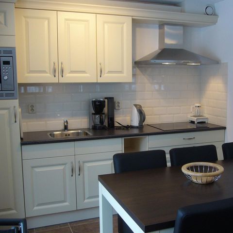 HOUSE 4 people - Notary