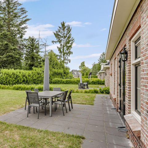 HOUSE 4 people - Notary