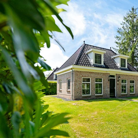 HOUSE 4 people - Notary