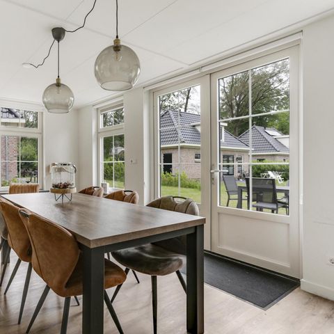 HOUSE 8 people - Notary