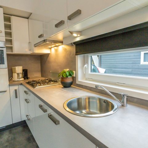 Bungalow 4 persons - River Cabin with hot tub