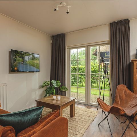Group accommodation 10 persons - 2x Reggehooiberg, with large backyard