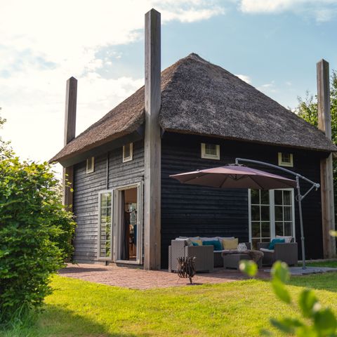 Group accommodation 10 persons - 2x Reggehooiberg, with large backyard