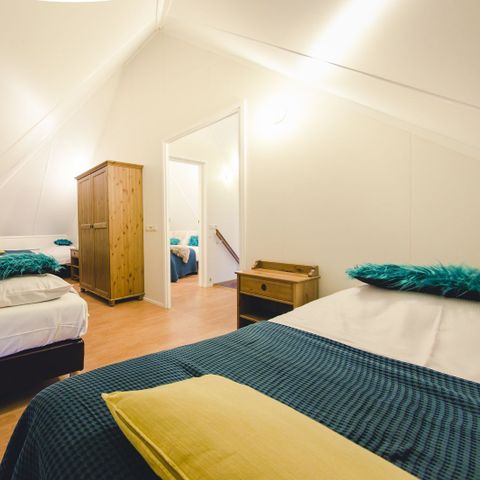 Group accommodation 10 persons - 2x Reggehooiberg, with large backyard