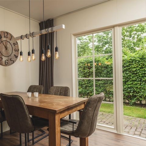 Group accommodation 10 persons - 2x Reggehooiberg, with large backyard