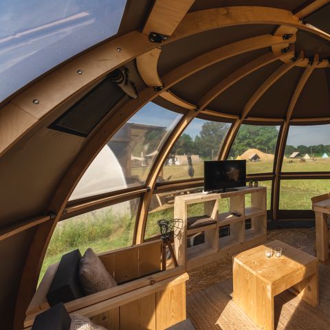 Tent 4 persons - Riverdome with private sanitary facilities and hot tub