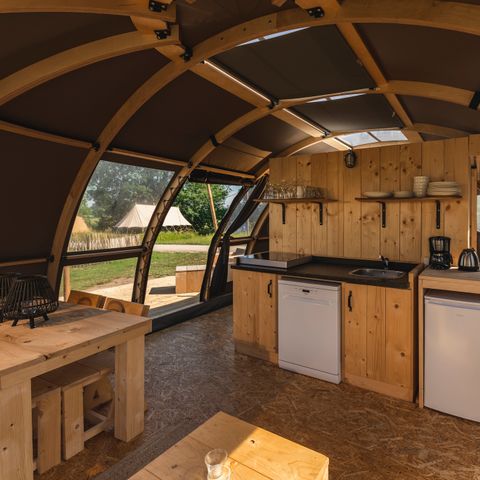 Tent 4 persons - Riverdome with private sanitary facilities and hot tub