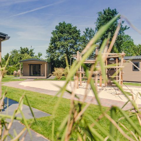 Group accommodation 30 persons - 6x bungalette with veranda