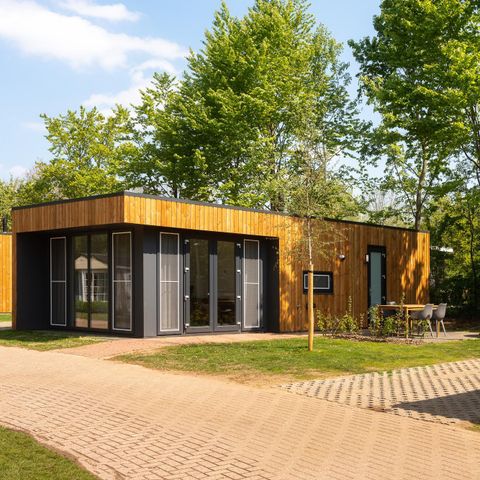 Group accommodation 28 persons - 7x Happy Oak Lodge (with hot tub)