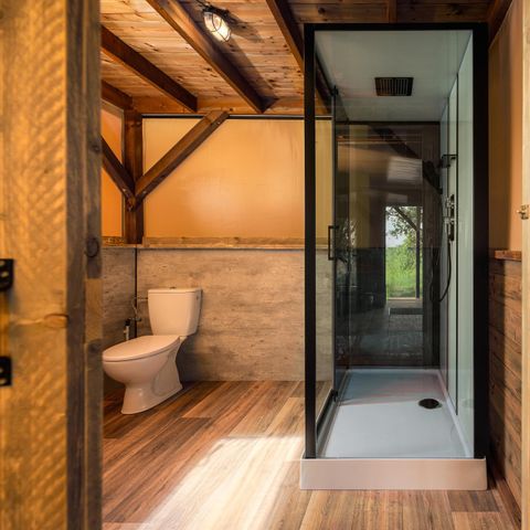 Unique 6 persons - Treehouse tent on the Regge with private sanitary facilities