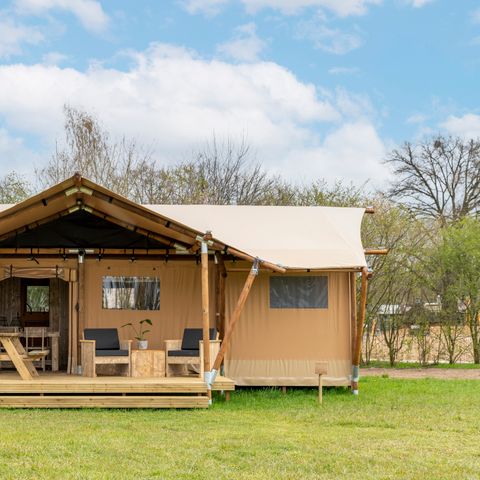 CANVAS AND WOOD TENT 5 people - Safari suite with private bathroom