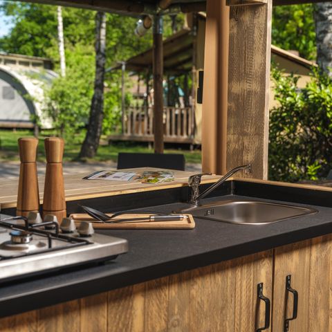 CANVAS AND WOOD TENT 5 people - Safari suite with private bathroom