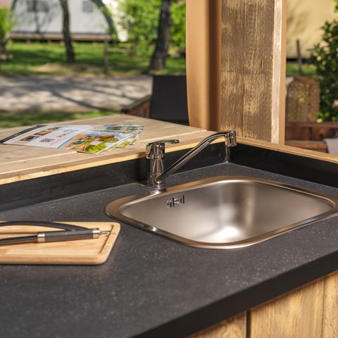 CANVAS AND WOOD TENT 5 people - Safari suite with private bathroom