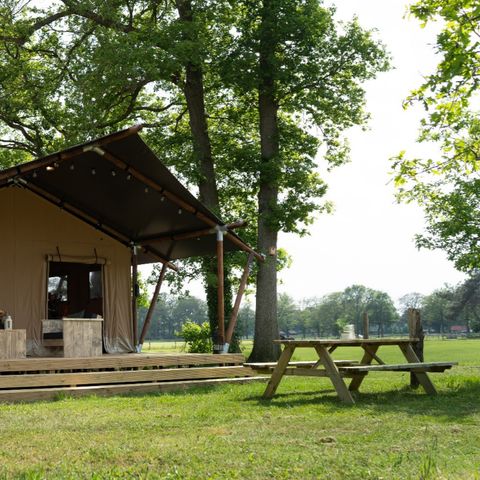 Canvas and wooden tent 8 persons - Safari tent with private sanitary facilities | 8 people
