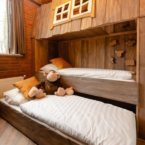Bungalow 8 persons - Adapted 'Farm' children's bungalow with hot bubble bath