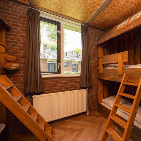 Bungalow 8 persons - Adapted 'Farm' children's bungalow with hot bubble bath