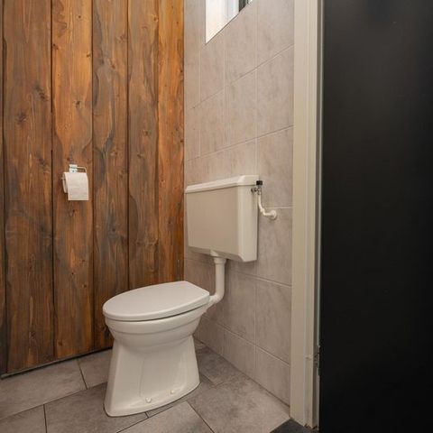 BUNGALOW 8 people - Adapted 'Farm' children's bungalow with hot bubble bath