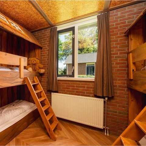 Bungalow 8 persons - Adapted 'Farm' children's bungalow with hot bubble bath
