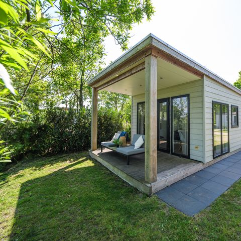 BUNGALOW 2 people - River Lodge 'Wellnesshuus' with bubble bath, sauna, bathtub and sunshower