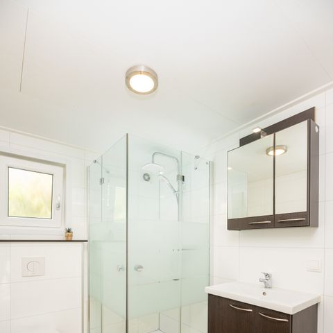 BUNGALOW 6 people - River Cabin with bubble bath