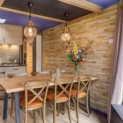 UNUSUAL ACCOMMODATION 6 people - Adventure EH1543