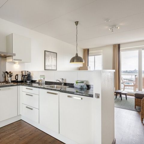 APARTMENT 4 people - VIP Waterfront Suite EH904