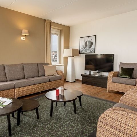 HOUSE 12 people - VIP Waterfront Suite EH912