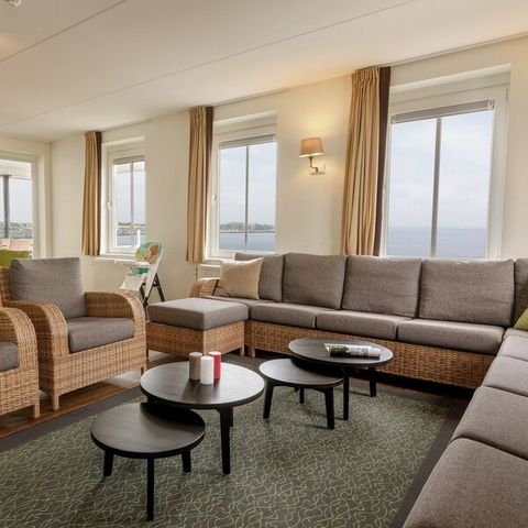 HOUSE 12 people - VIP Waterfront Suite EH912