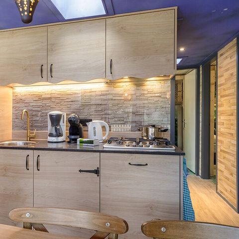 UNUSUAL ACCOMMODATION 6 people - Adventure EH1543