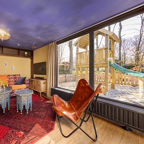 UNUSUAL ACCOMMODATION 6 people - Adventure EH1543