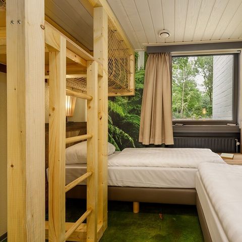 UNUSUAL ACCOMMODATION 6 people - Adventure EH1543