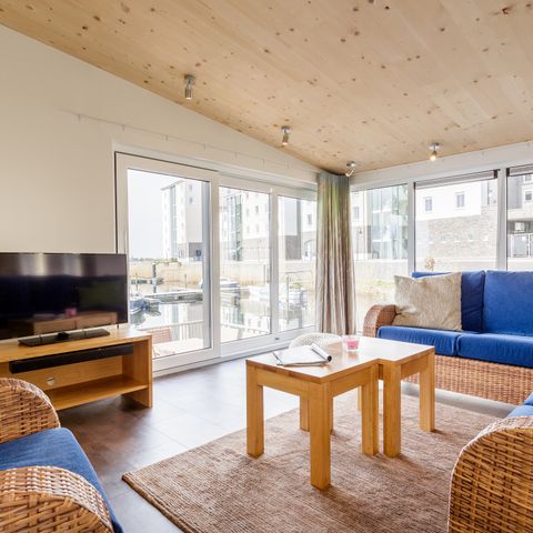 UNUSUAL ACCOMMODATION 6 people - Floating house 6 people