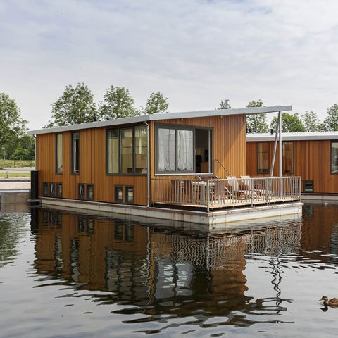 UNUSUAL ACCOMMODATION 6 people - Floating house 6 people