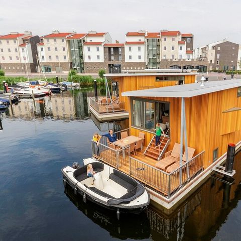 UNUSUAL ACCOMMODATION 6 people - Floating house 6 people