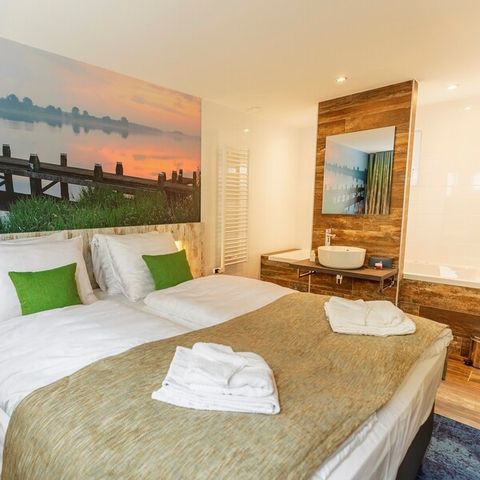 UNUSUAL ACCOMMODATION 6 people - Floating house 6 people