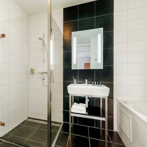 APARTMENT 4 people - Waterfront suite VIP EH904