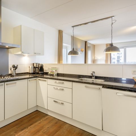 APARTMENT 6 people - Waterfront suite VIP EH906