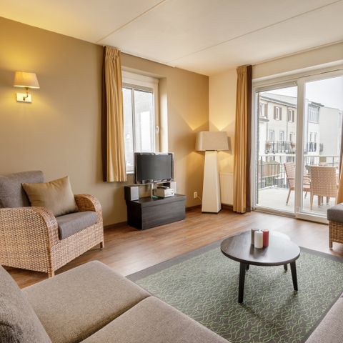 APARTMENT 6 people - Waterfront suite VIP EH906