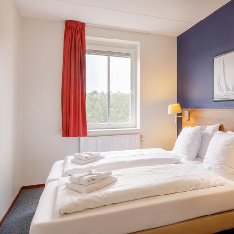 APARTMENT 6 people - Waterfront suite VIP EH906